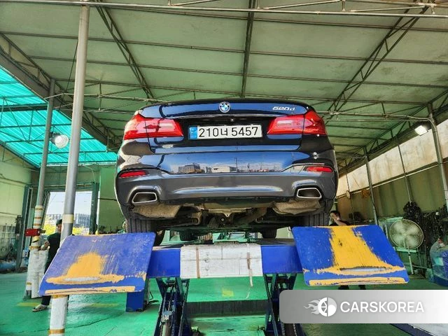 BMW 5 Series (G30) 2018 Черный из Кореи