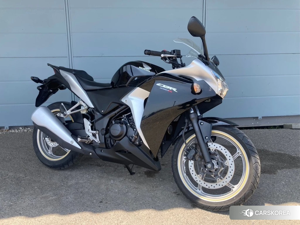 Проданный Honda CBR250R 2011 из Японии, фото 2