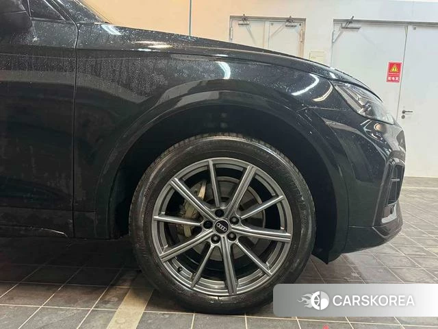 Audi Q5L 2023 Черный из Китая