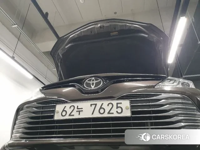 Toyota Camry (XV70) 2018 Серый из Кореи