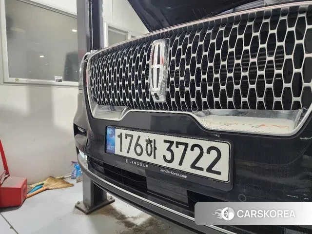 Lincoln Aviator 2nd generation 2023 Черный из Кореи