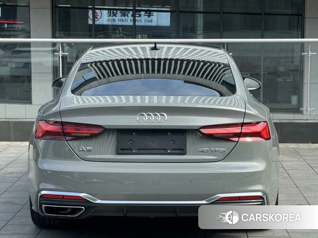 Audi A5 2022 Темно-серый из Китая