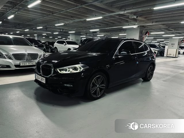 BMW 1 Series (F40) 2022 Черный из Кореи