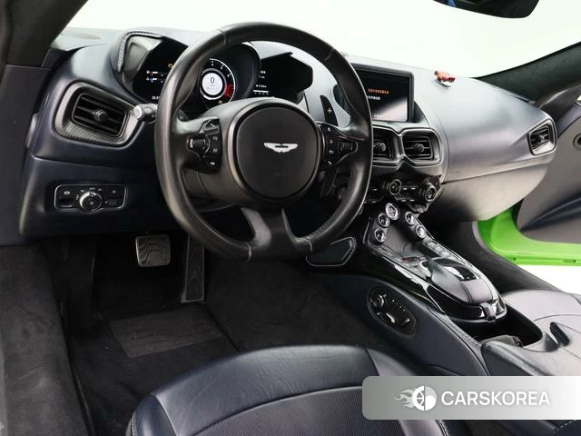 Aston Martin Vantage 2019 Зеленый из Китая