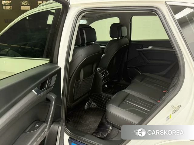 Audi Q5L 2022 Белый из Китая