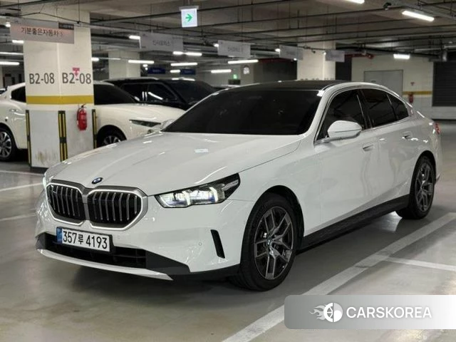BMW 5 Series (G60) 2025 Черный из Кореи