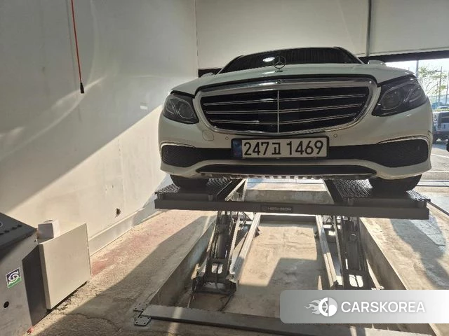 Mercedes-Benz E-Class W213 2020 Белый из Кореи