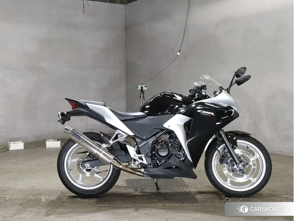 Проданный Honda CBR250R 2011 из Японии