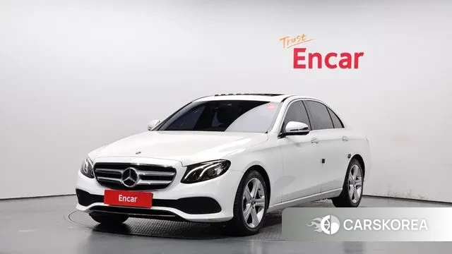 Mercedes-Benz E-Class W213 2018 Белый из Кореи