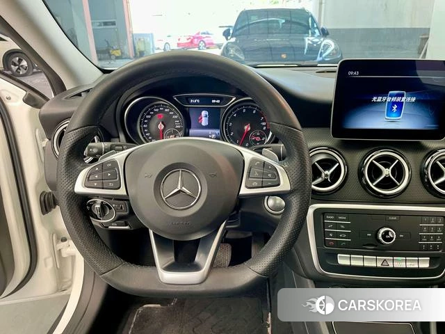 Mercedes-Benz GLA 2019 Белый из Китая