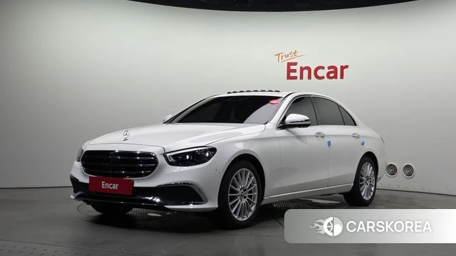 Mercedes-Benz E-Class W213 2022 Белый из Кореи
