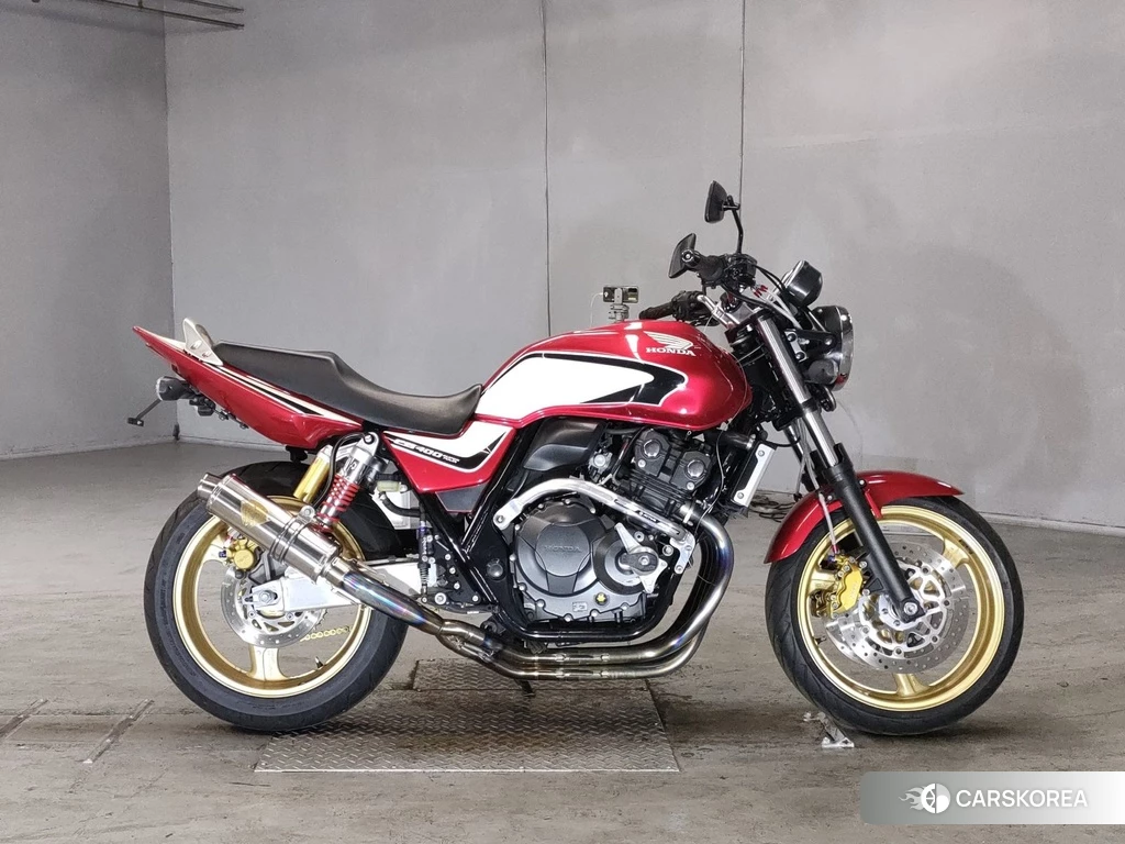 Проданный Honda CB400SF 2014 из Японии