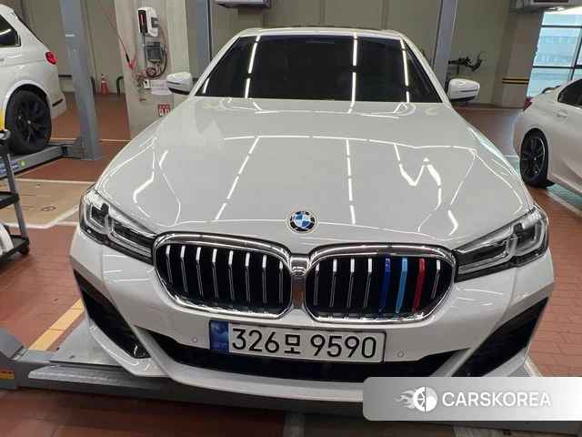 BMW 5 Series (G30) 2022 Белый из Кореи