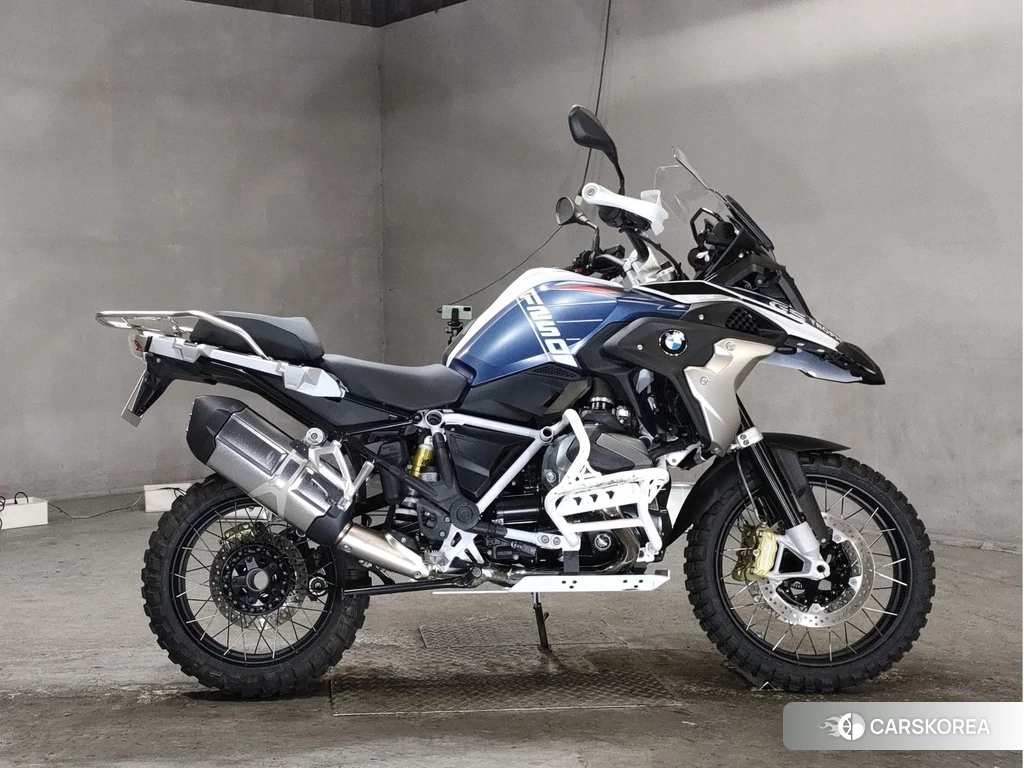 Проданный BMW R1250GS 2023 из Японии