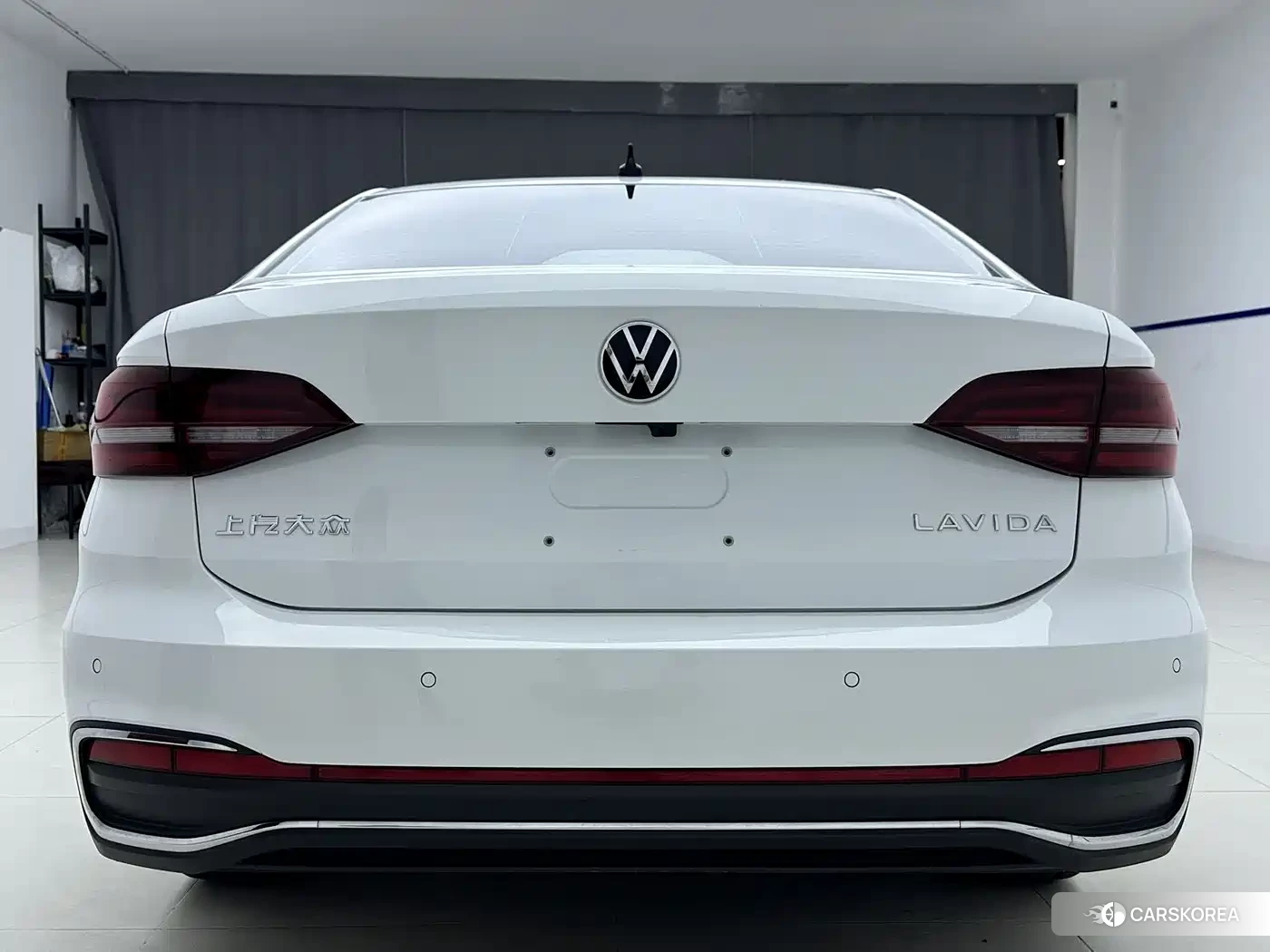 Volkswagen Lavida 2023 Белый из Китая