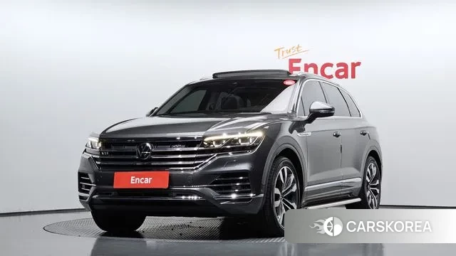 Volkswagen Touareg 3rd generation 2021 Серый из Кореи