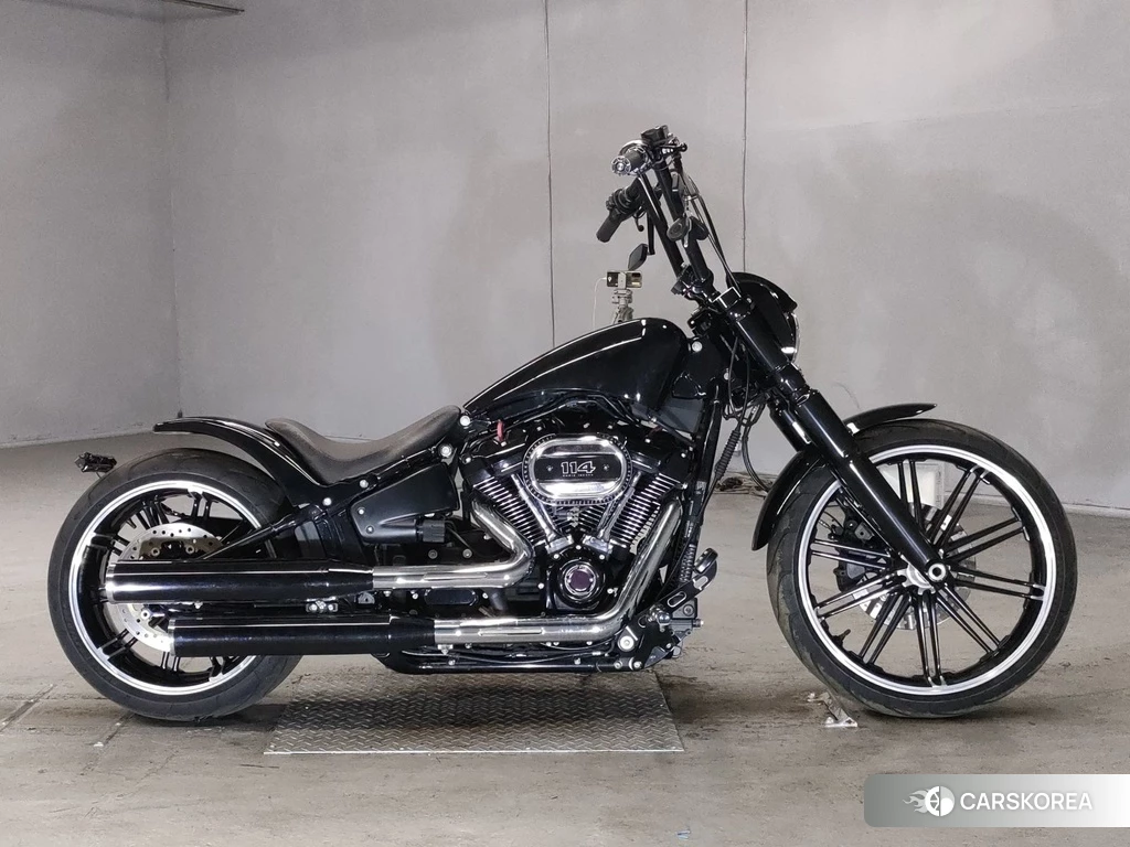 Проданный Harley-Davidson Softail Breakout FXBRS1868 2018 из Японии