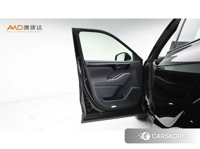 Toyota Crown Lufang 2022 Черный из Китая