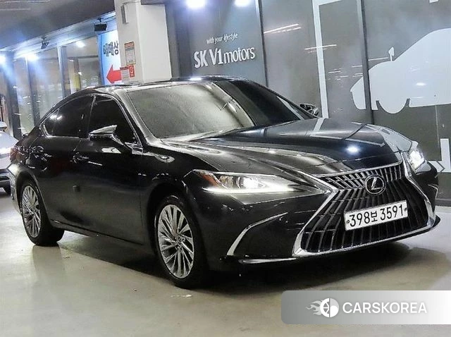 Lexus ES300h 7th generation 2023 Черный из Кореи