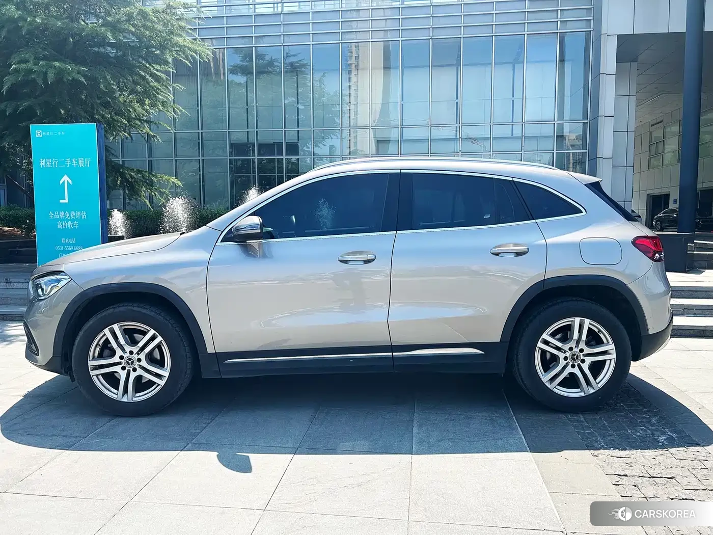 Mercedes-Benz GLA 2023 Champagne/brown из Китая