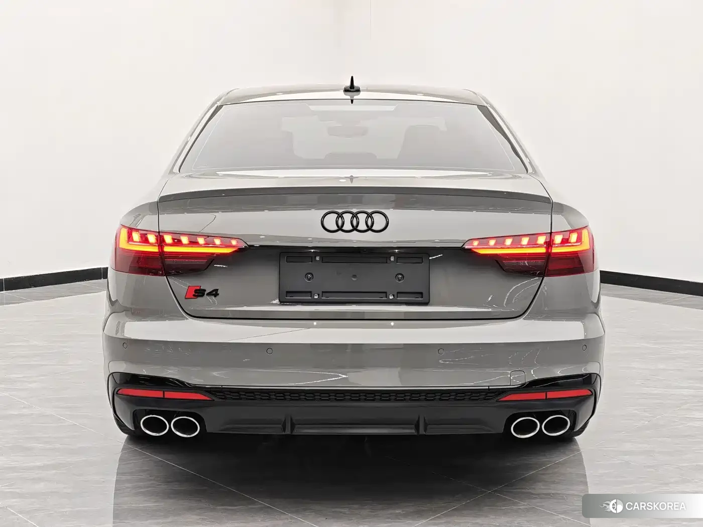Audi S4 2023 Silver/gray из Китая