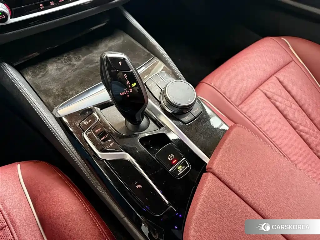BMW 5 series 2022 Черный из Китая