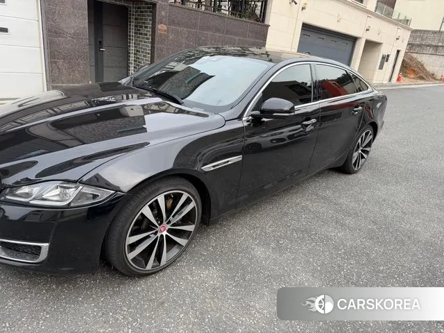 Jaguar All New XJ 2019 Черный из Кореи