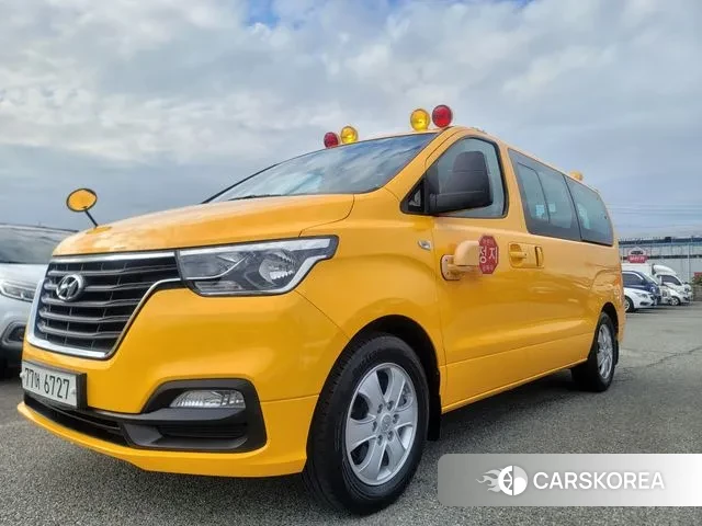 Hyundai The New Grand Starex 2019 Желтый из Кореи