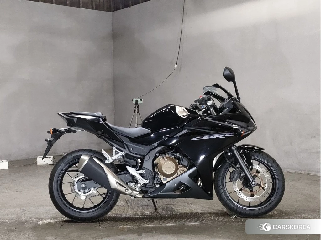 Проданный Honda CBR400R 2017 из Японии