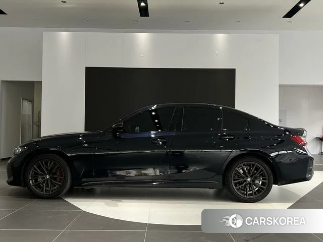 BMW 3 series 2023 Черный из Китая