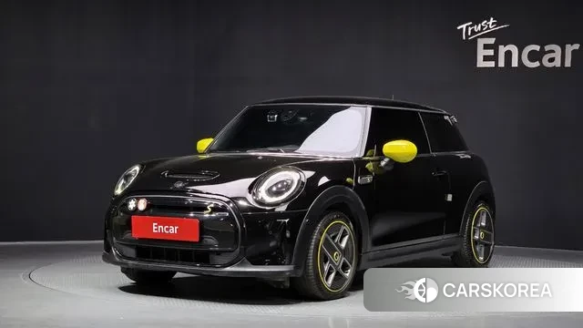 Mini Cooper Electric 2022 Черный из Кореи