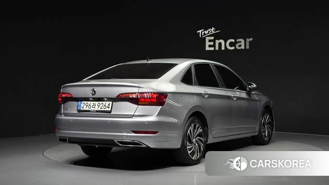 Volkswagen 7th Generation of Jetta 2020 Серебристо-серый из Кореи