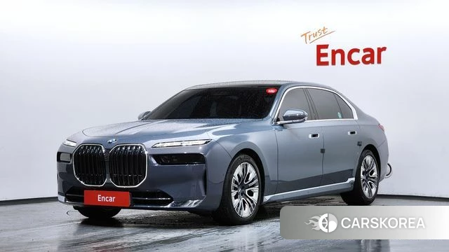 BMW 7 Series (G70) 2023 Светло-серебряный цвет из Кореи