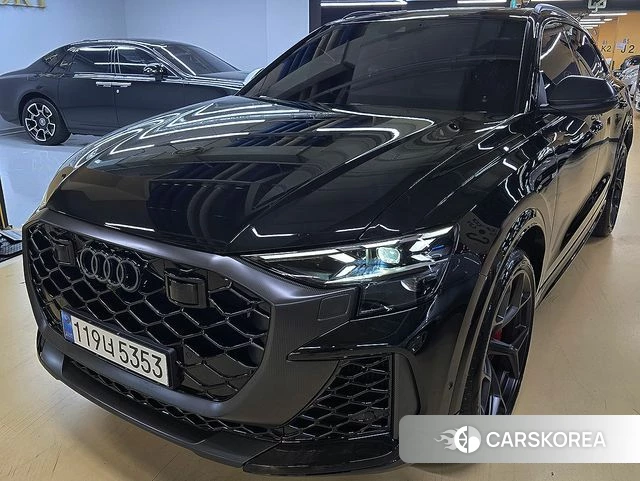Audi RSQ8 (4M) 2025 Черный из Кореи