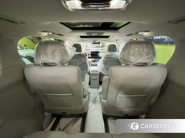 Roewe iMAX8 DMH 2026 Белый из Китая