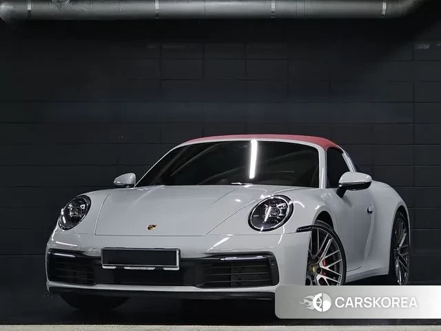 Porsche 911(992) 2024 Серебристо-серый из Кореи