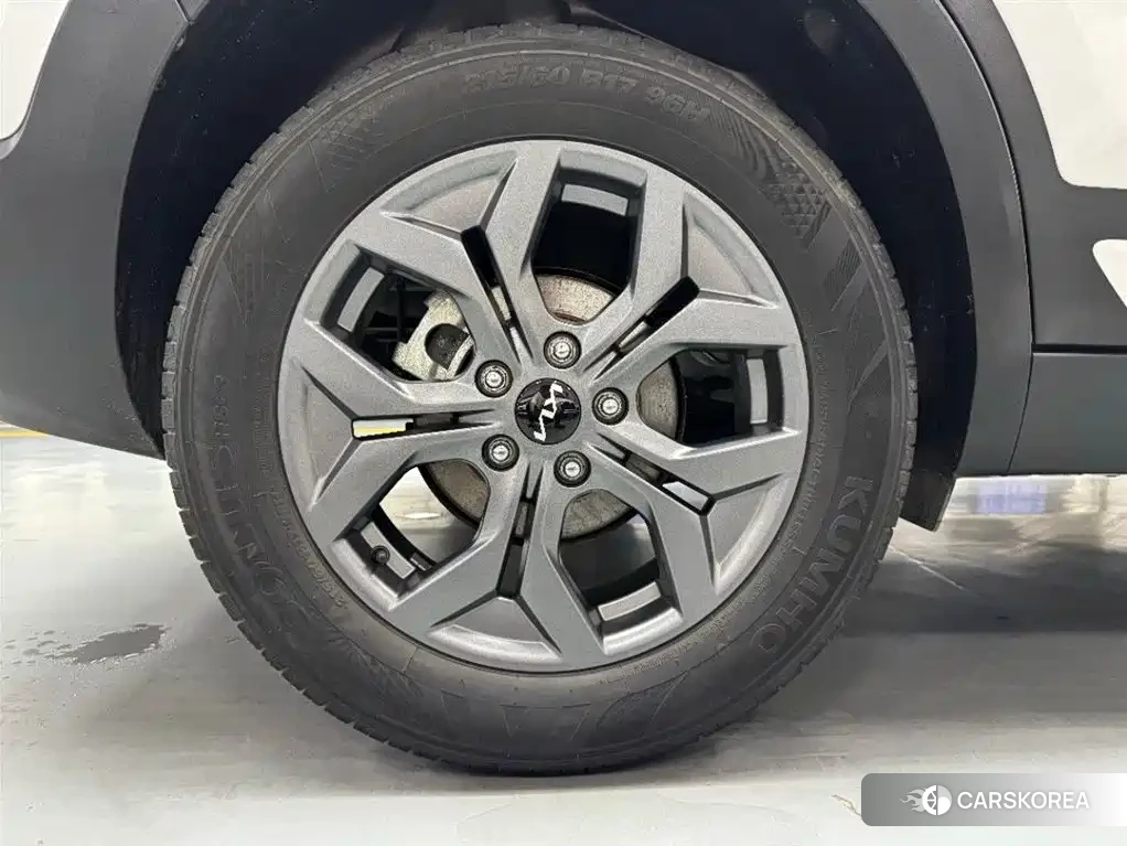 Kia Seltos 2023 Белый из Китая