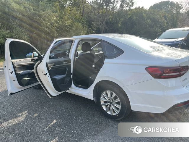 Volkswagen Lavida 2023 Белый из Китая