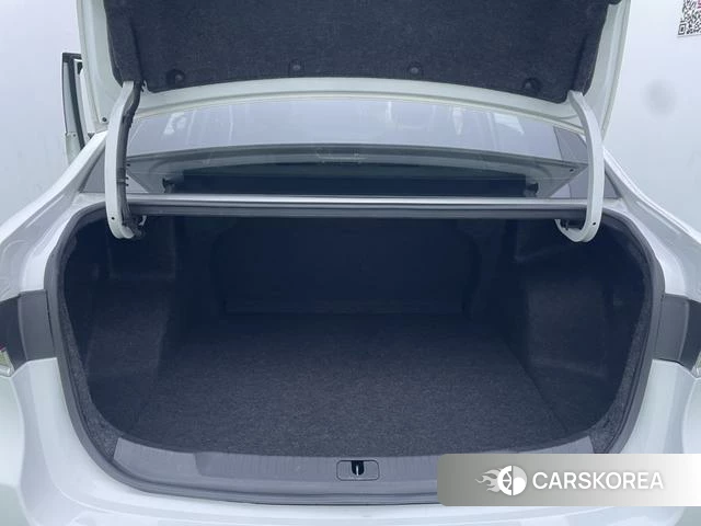 Buick Yinglang 2021 Белый из Китая