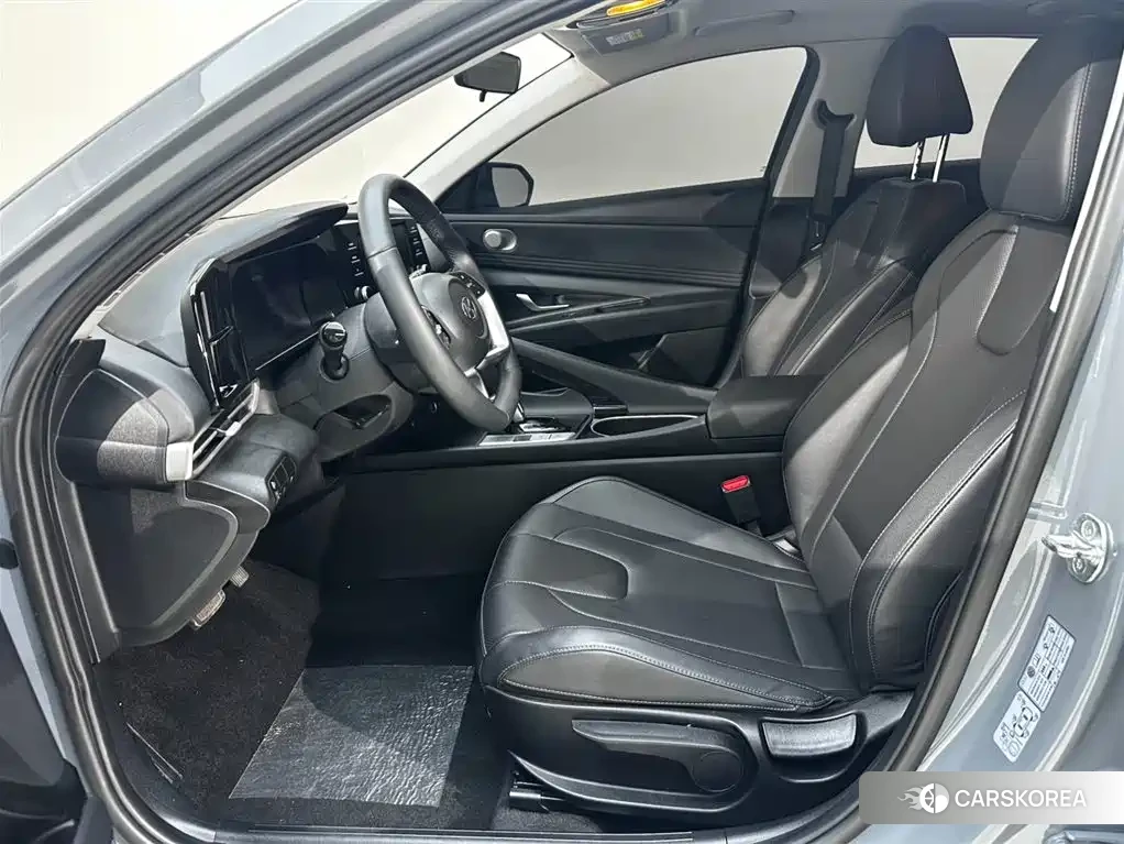 Hyundai Elantra 2023 Silver/gray из Китая