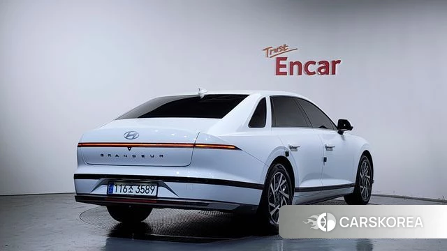 Hyundai Grandeur Hybrid (GN7) 2023 Белый из Кореи