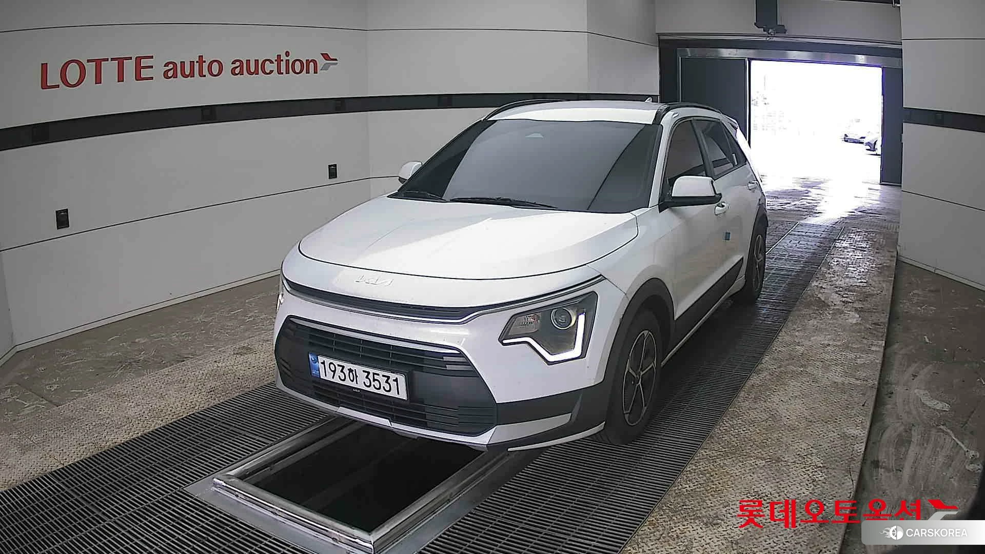 Kia Niro Hybrid 2022 Snow White Pearl (optional) из Кореи