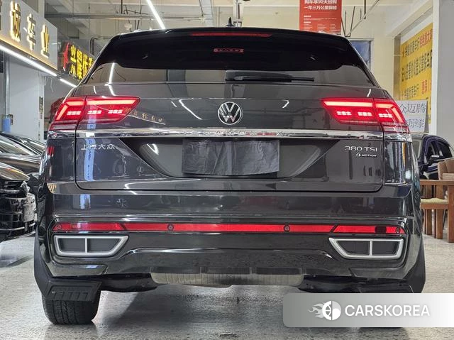 Volkswagen Tourang 2022 Темно-серый из Китая
