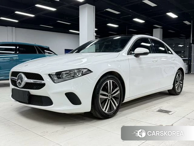 Mercedes-Benz Class A 2022 Белый из Китая