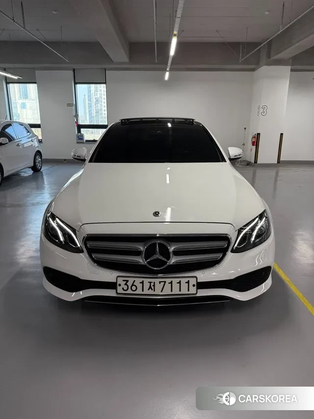 Mercedes-Benz E-Class W213 2019 Белый из Кореи