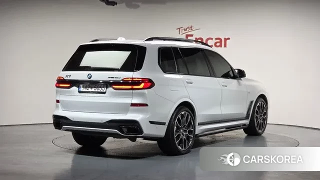 BMW X7 (G07) 2024 Белый из Кореи