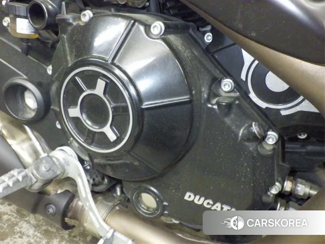 Engine photo