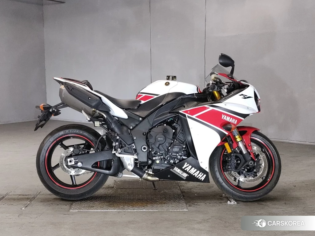 Проданный Yamaha YZF-R1 2012 из Японии