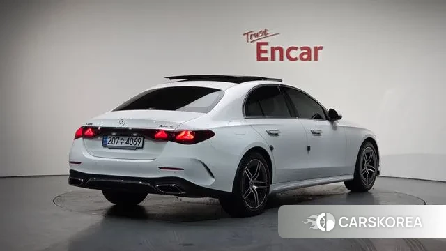 Mercedes-Benz E-Class W214 2024 Белый из Кореи