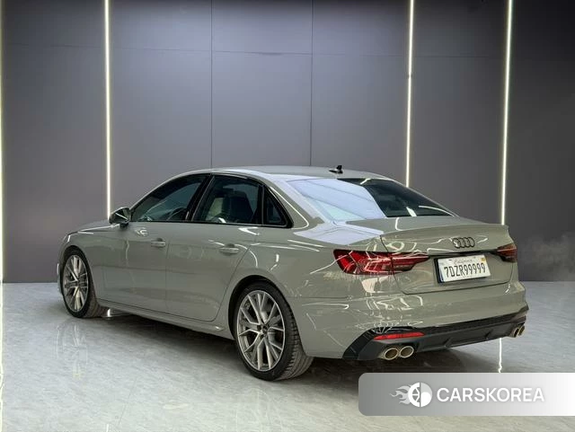Audi S4 2021 Серебристо-серый из Китая